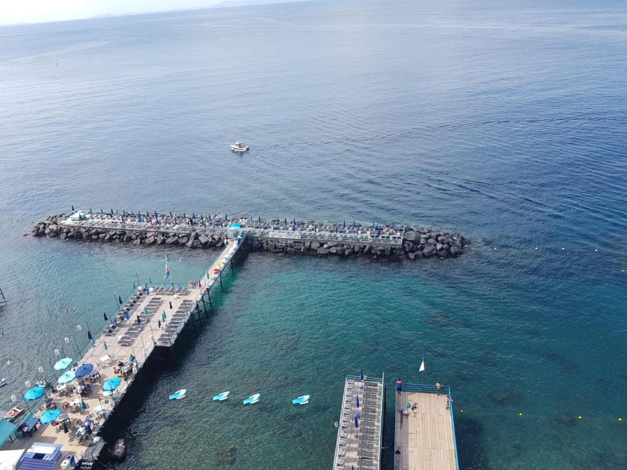 Viria B&B Sorrento Bagian luar foto